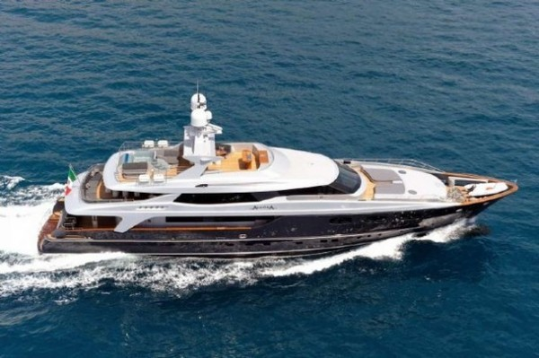 james list yacht