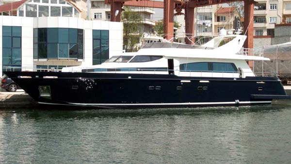 james list yacht