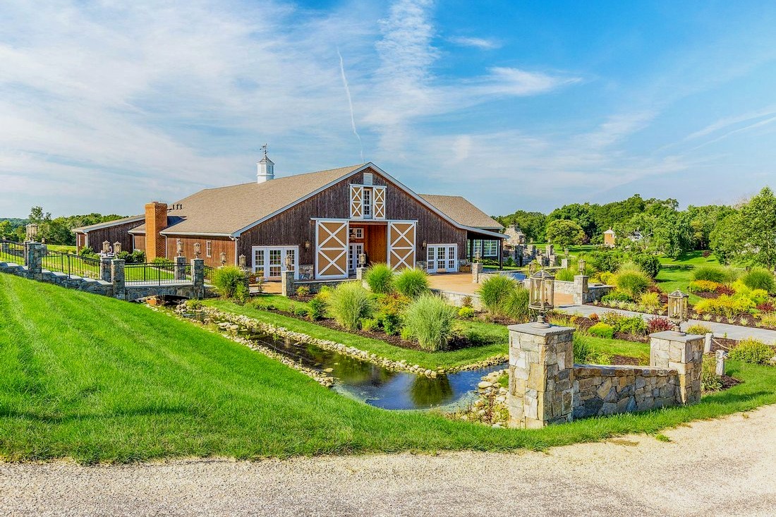 LVMH CEO's onetime Virginia home for sale includes former Budweiser  Clydesdales