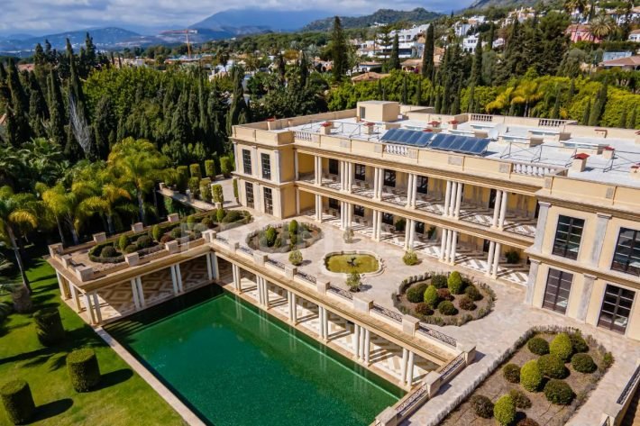 15 Biggest Private Houses In The World, Now On The Market - JamesEdition