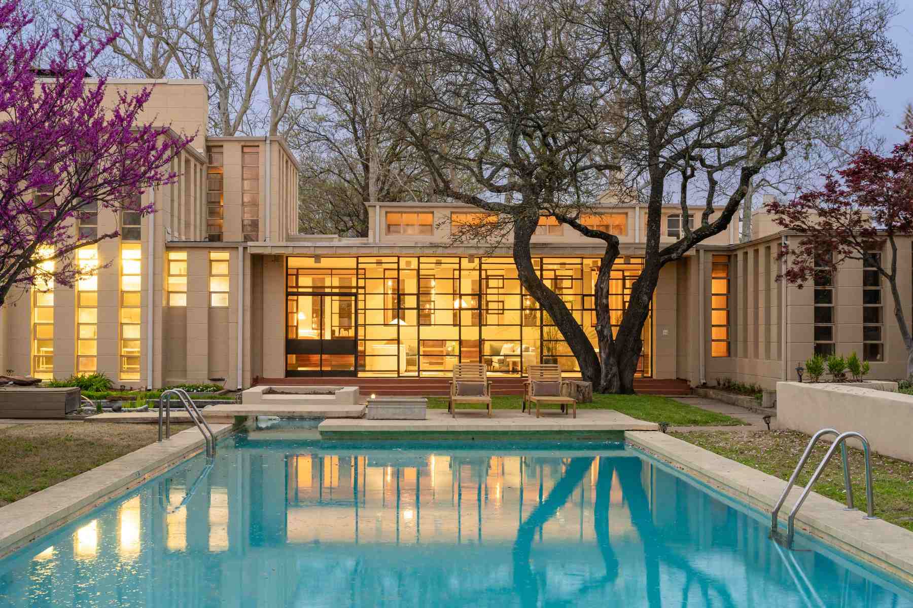 Restored Frank Lloyd Wright Mansion Hits the Market in Tulsa, USA